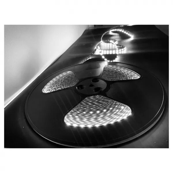 RUBAN A LA COUPE 14W/M 3000K 24V + 1M DE CABLE (40CM MIN) (RC14BC)